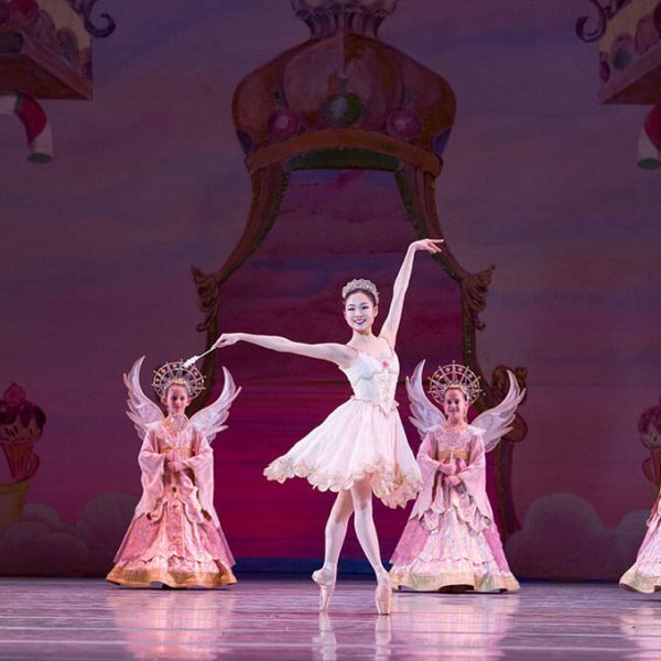 So Jung Shin and artists of Philadelphia Ballet | Photo: Alexander Iziliaev