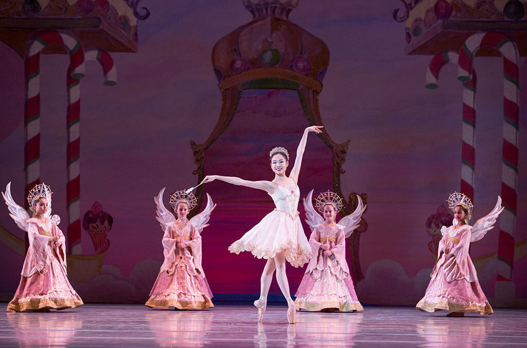 So Jung Shin and artists of Philadelphia Ballet | Photo: Alexander Iziliaev