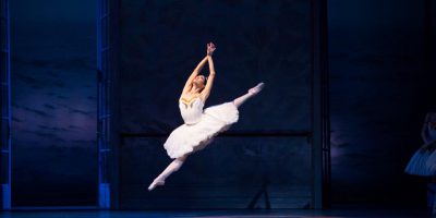Mayara Pineiro in Swan Lake | Photo: Alexander Iziliaev