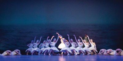 Artists of Philadelphia Ballet in Swan Lake | Photo: Alexander Iziliaev